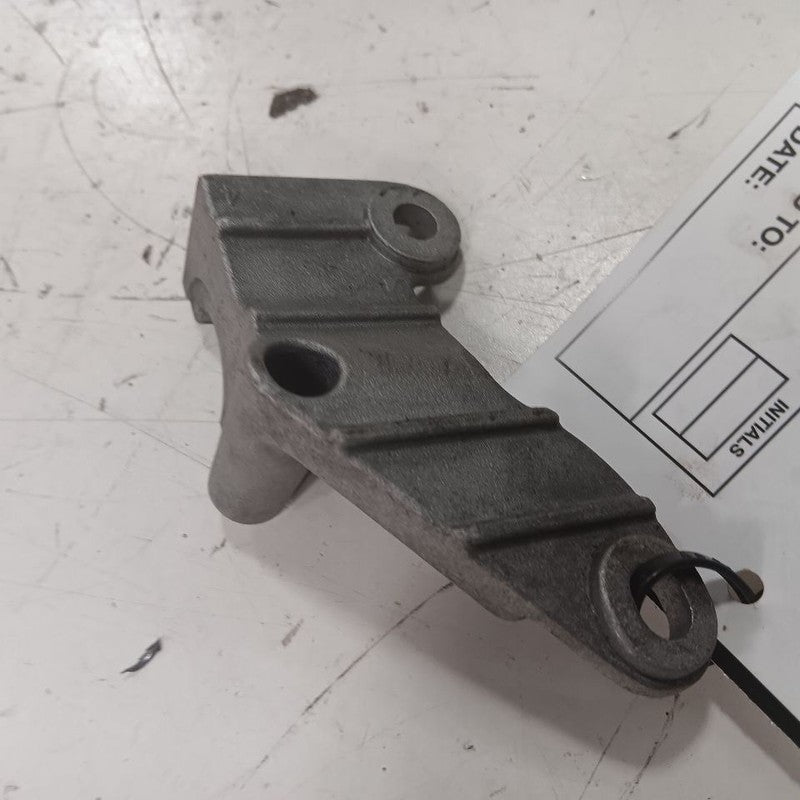 Chevy Trailblazer Automatic Transmission Shift Cable Mount Bracket 202