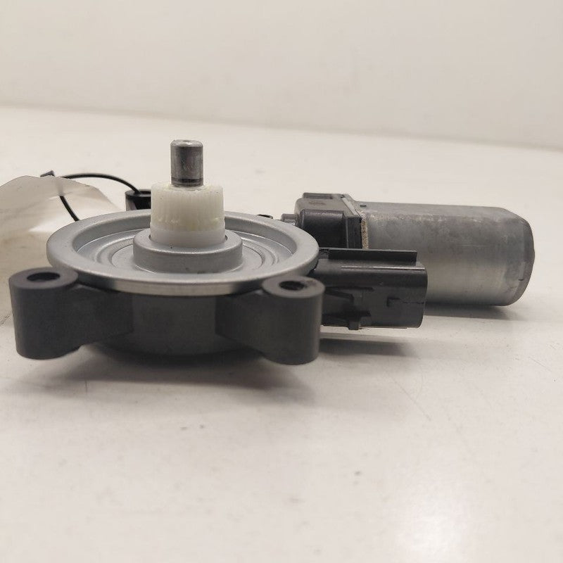 Left Power Rear Window Motor Fits 16-19 Chevy Volt