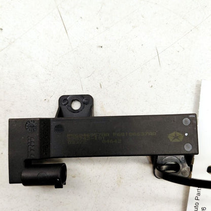 Jeep Cherokee Keyless Entry Antenna Module {68186637AA} 2015 2016 2017