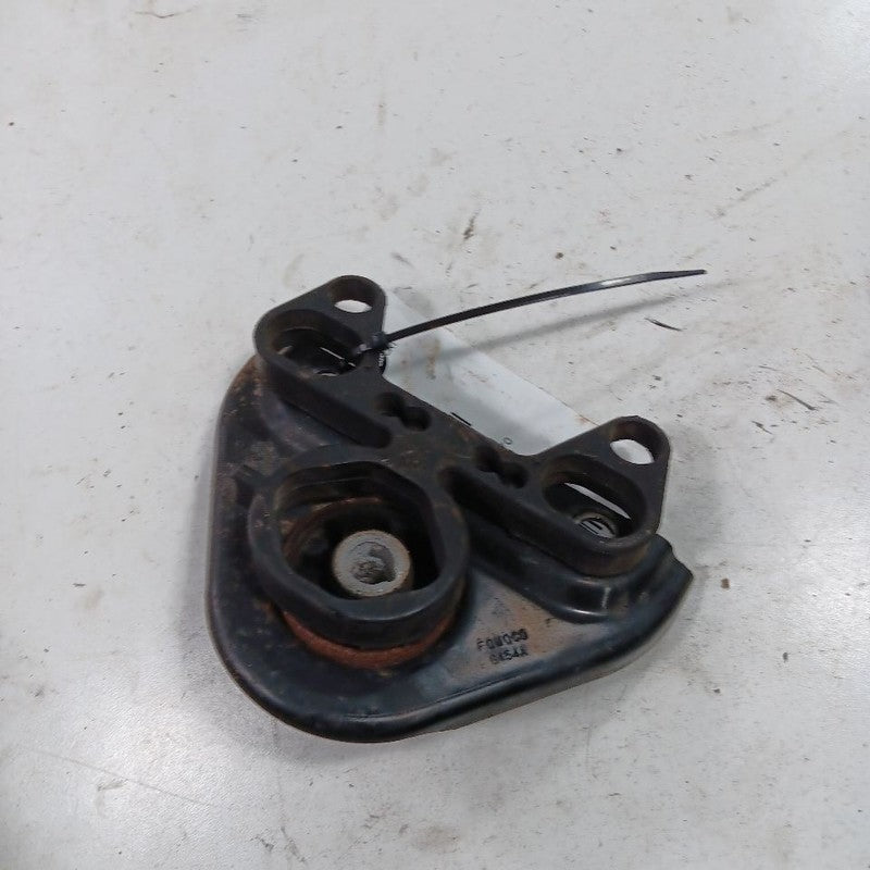 Ford Ecosport Passenger Right Hand Carrier Mount Bracket 2018 2019 202