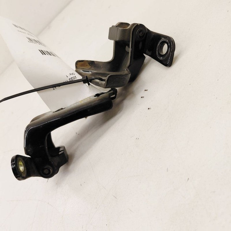 Chevy Trailblazer Door Hinge Set Right Front Passenger  2023 2022 2021