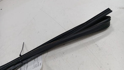 Subaru Impreza Door Glass Window Seal Rubber Right Passenger Front 201