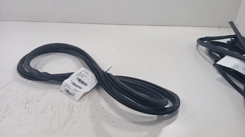 Honda Civic On Body Door Jamb Seal Front Right Passenger  2016 2017 2018 2019