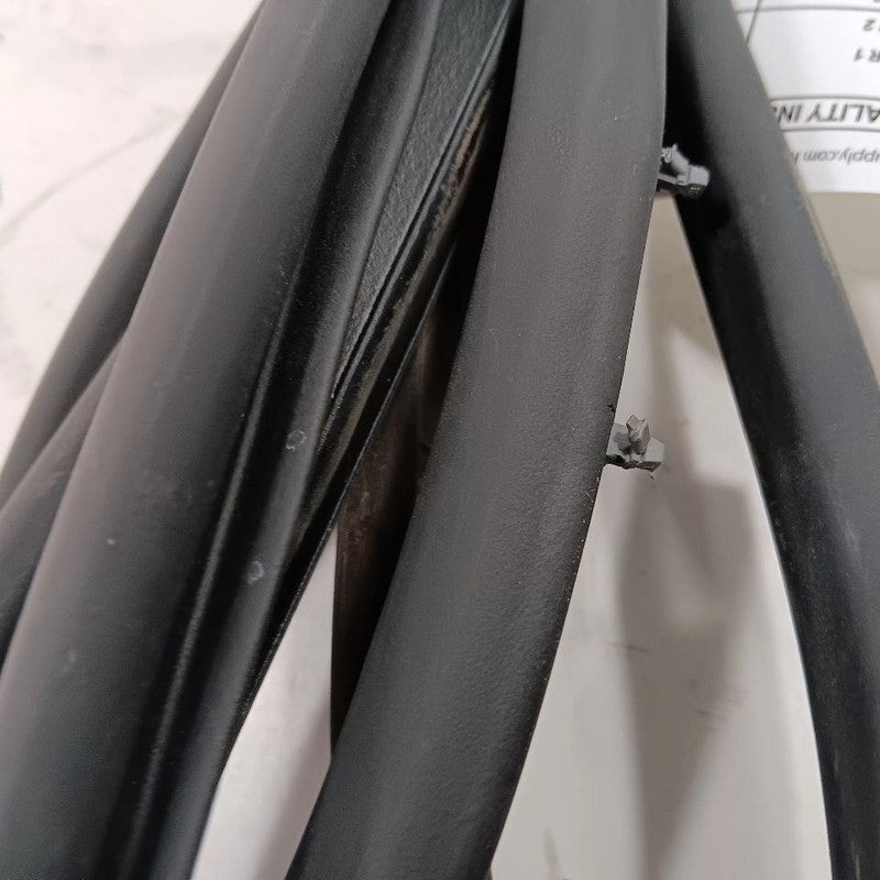 Jeep Renegade On Door Seal Rubber Left Driver Rear Back   2021 2020 20