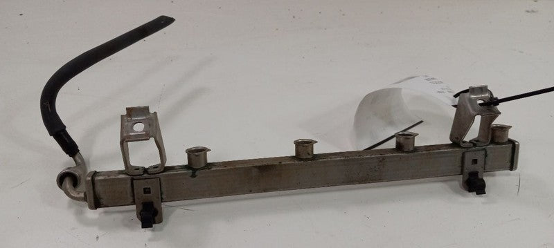 Ford Fiesta Fuel Rail Injection Injector Mount Bar 2011 2012 2013 OEM