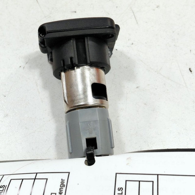 Ford Edge 12V Power Port Socket  2019 2020 2021 2022 2023 2024 OEM