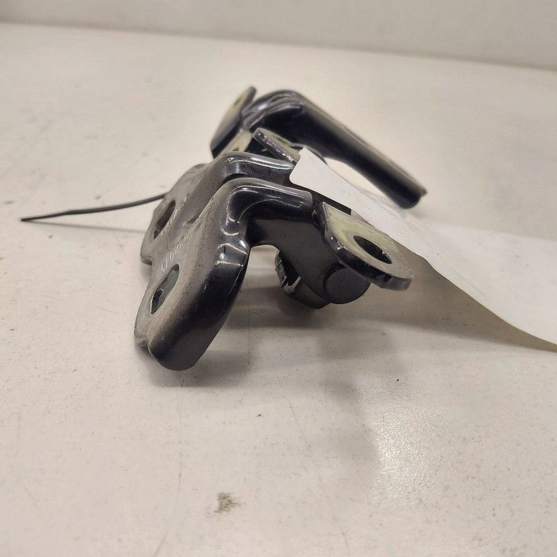 Chevy Trax Door Hinge Set Left Front Driver  2022 2021