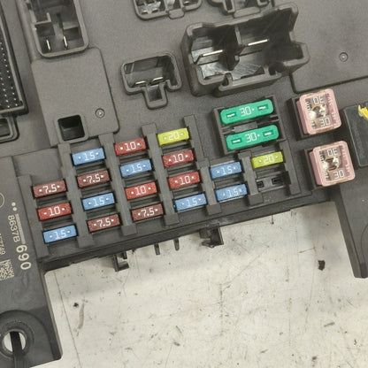 Mitsubishi Outlander   Cabin Fuse Box Interior Inner Under Dash  2018 