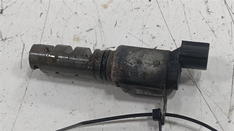 Lexus LS460 Variable Timing Gear Oil Control Valve Solenoid Cylinder Head  2007 