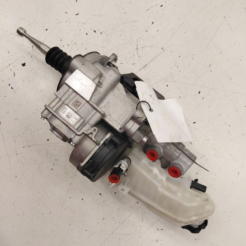 Brake Master Cylinder Fits 16-17 Chevy Volt