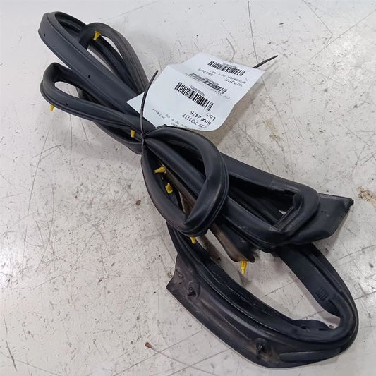 Toyota Rav 4 On Door Seal Rubber Right Passenger Front  2015 2016 2017 2018