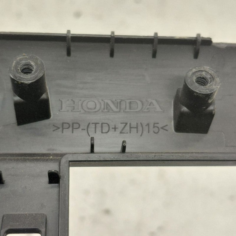 Honda Clarity 12V Power Port Socket {B6395131500} 2018 2019 2020