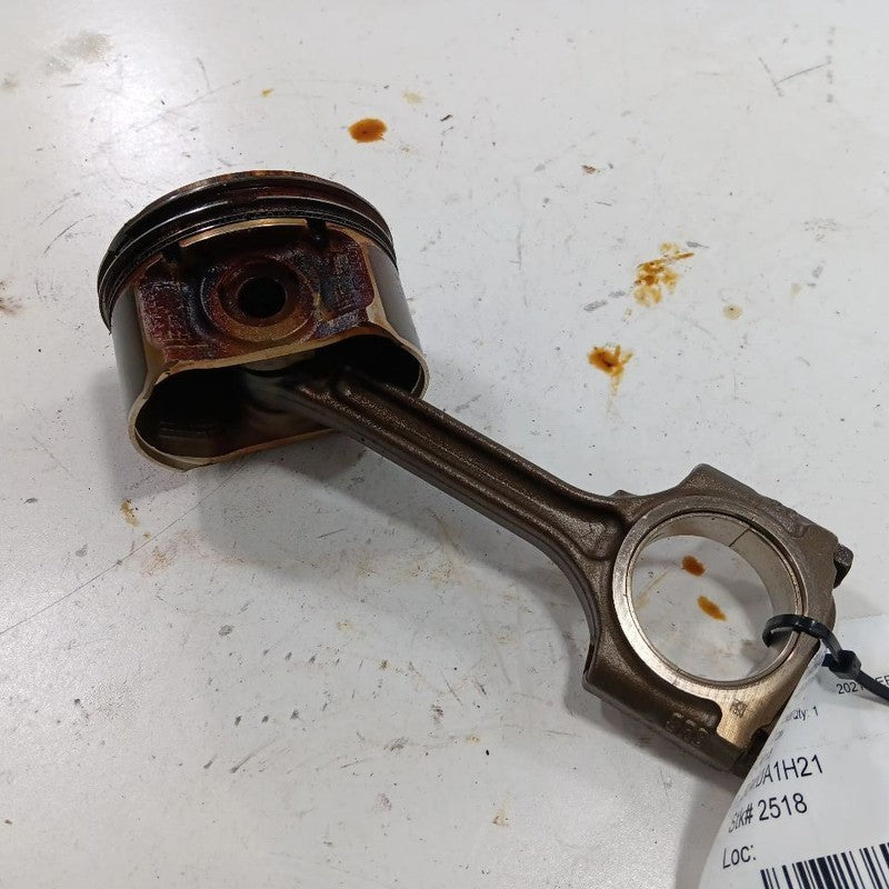 Nissan Versa 1.6 Single Piston With Connecting Rod   2023 2022 2021 2020