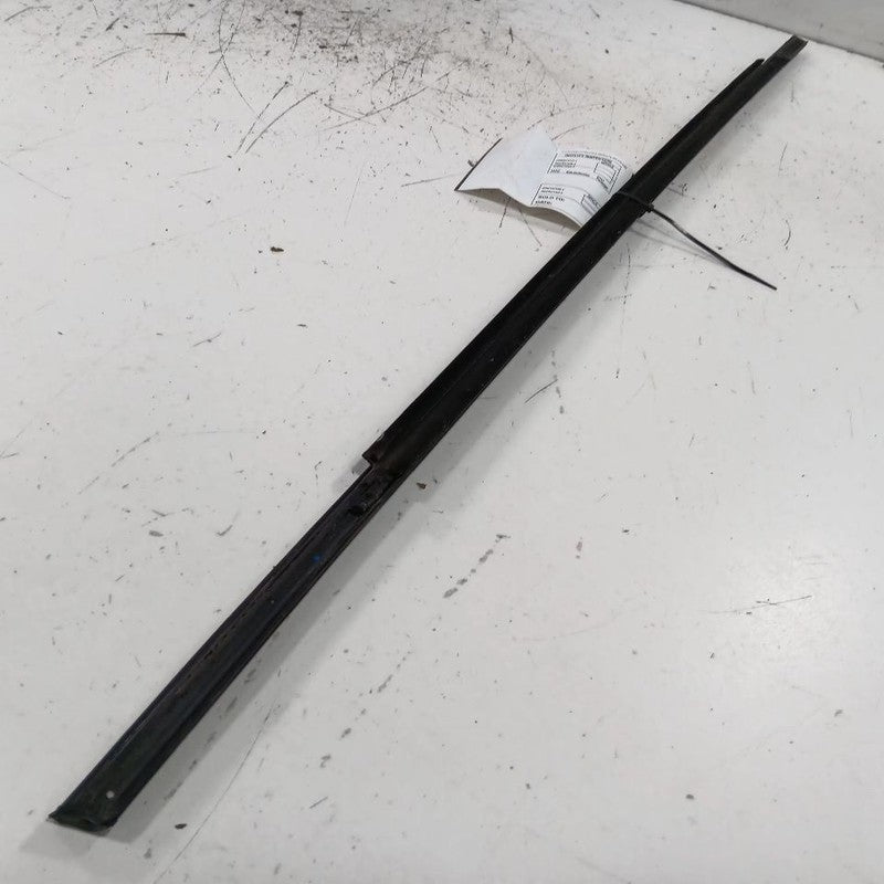 Jeep Compass Door Glass Window Weather Strip Trim Front Left Driver  2