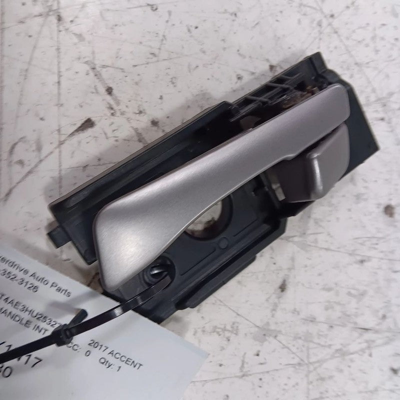 Hyundai Accent Door Handle Left Driver Front Interior Inside 2014 2015