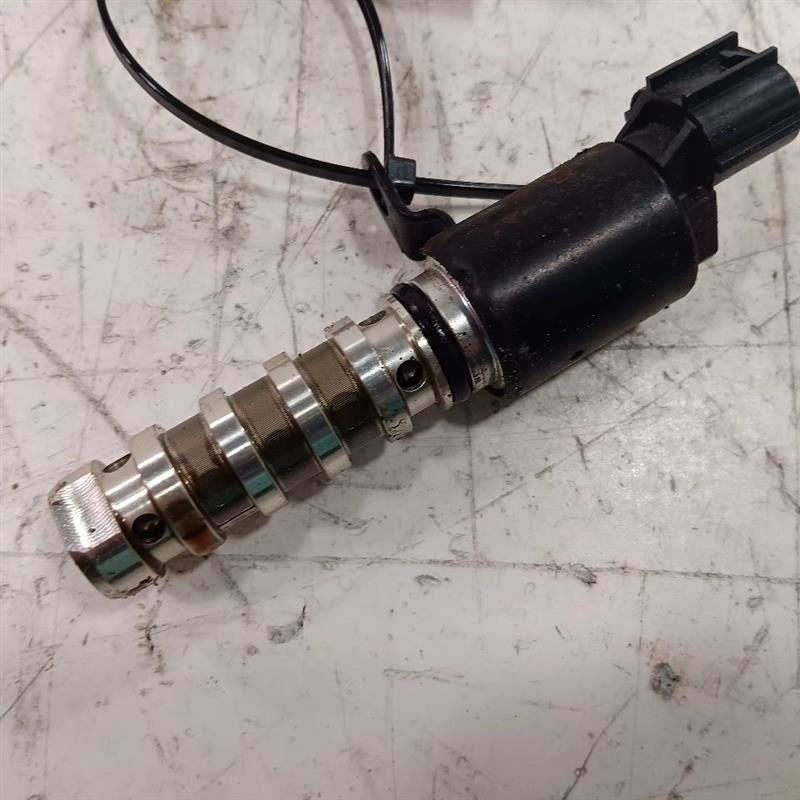 Hyundai Accent Variable Timing Gear Oil Control Valve Solenoid Cylinder Head  20