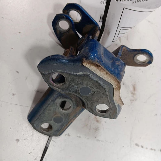 Toyota Prius C Door Hinge Set Left Rear  2017 2016 2015 2014 2013