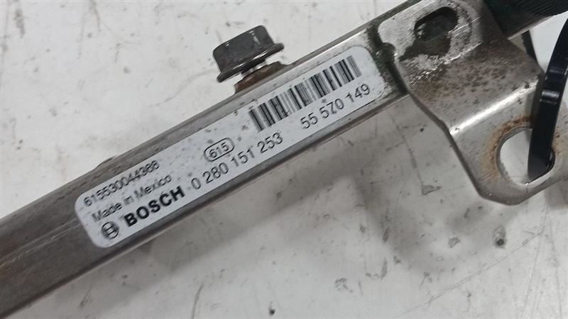 Chevy Volt Fuel Rail Injection Injector Mount Bar  2011 2012 2013 2014
