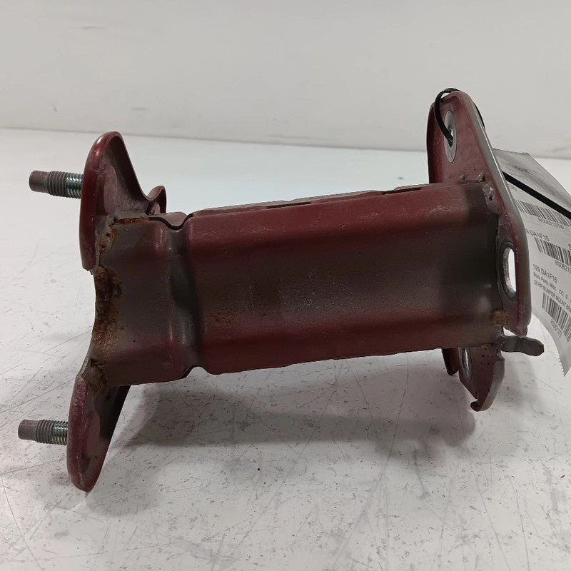 Nissan Rogue Passenger Right rear Bumper Mount Bracket2014 2015 2016 2017 2018 2