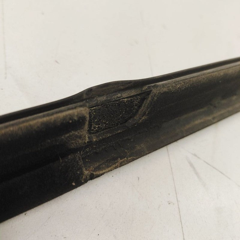 Chrysler 300 Door Glass Window Weather Strip Trim Rear Right Passenger