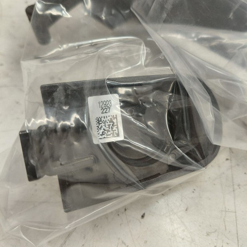 Passenger Right Front Door Handle Exterior Fits 17-25 Chevy Malibu