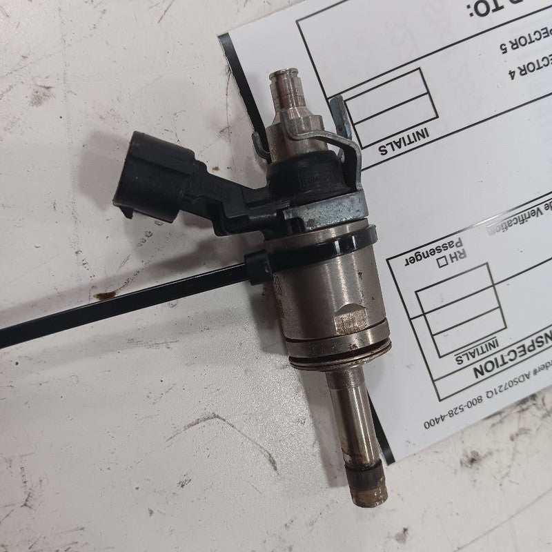 CP9Z9F593B Fuel Injection Injector Gasoline 2.0L Without Turbo Fits 12-18 Ford Focus