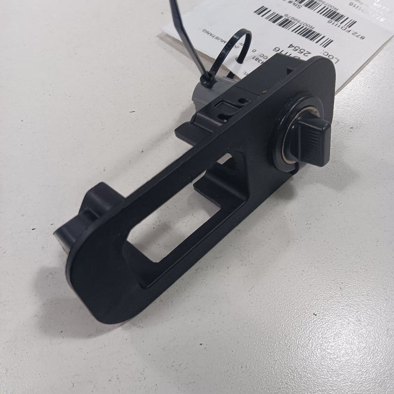 Ford Mustang 12V Power Port Socket  2015 2016 2017 OEM