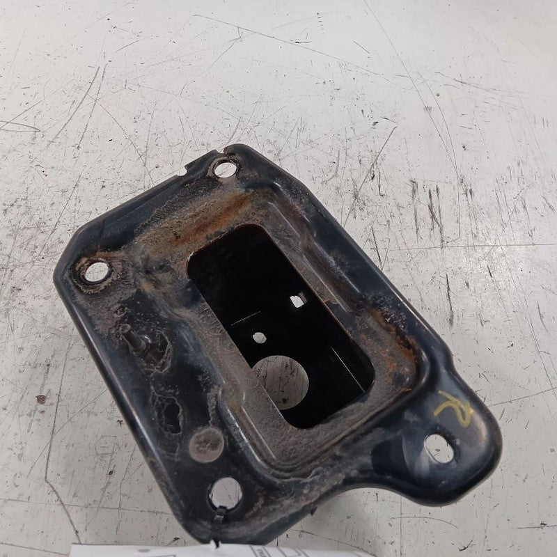 Nissan Maxima Bumper Mount Bracket Right Passenger Side Front2014 2013 2012 2011