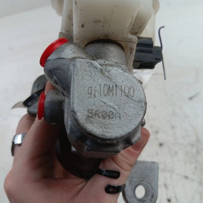 Brake Master Cylinder Fits 21-23 Nissan Kicks