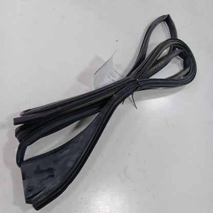 Grand Cherokee On Door Seal Rubber Right Passenger Front  2017 2018 20