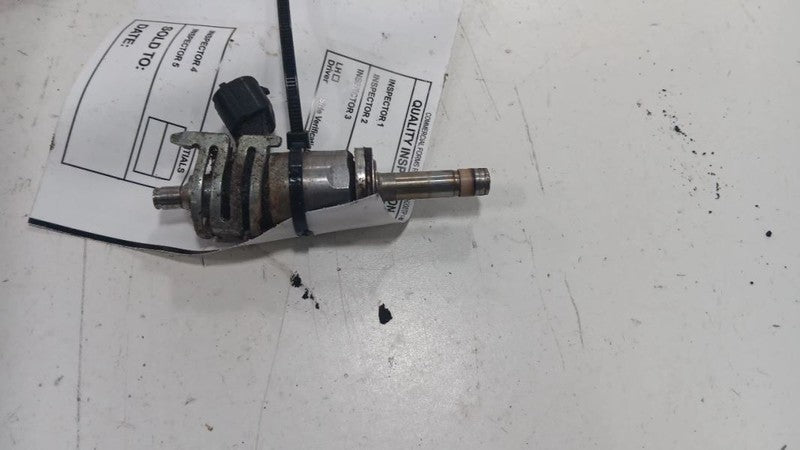 Fuel Injection Injector Fits 17-19 IMPREZA OEM