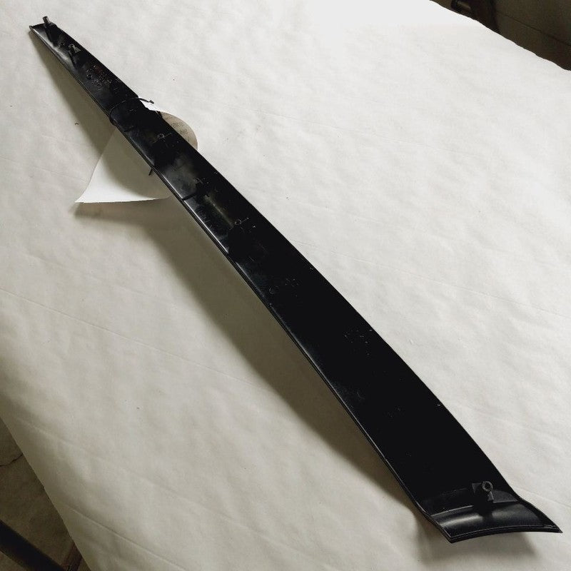 Mitsubishi Outlander   Passenger Right Front Door Trim {K184AMCG4B45X}
