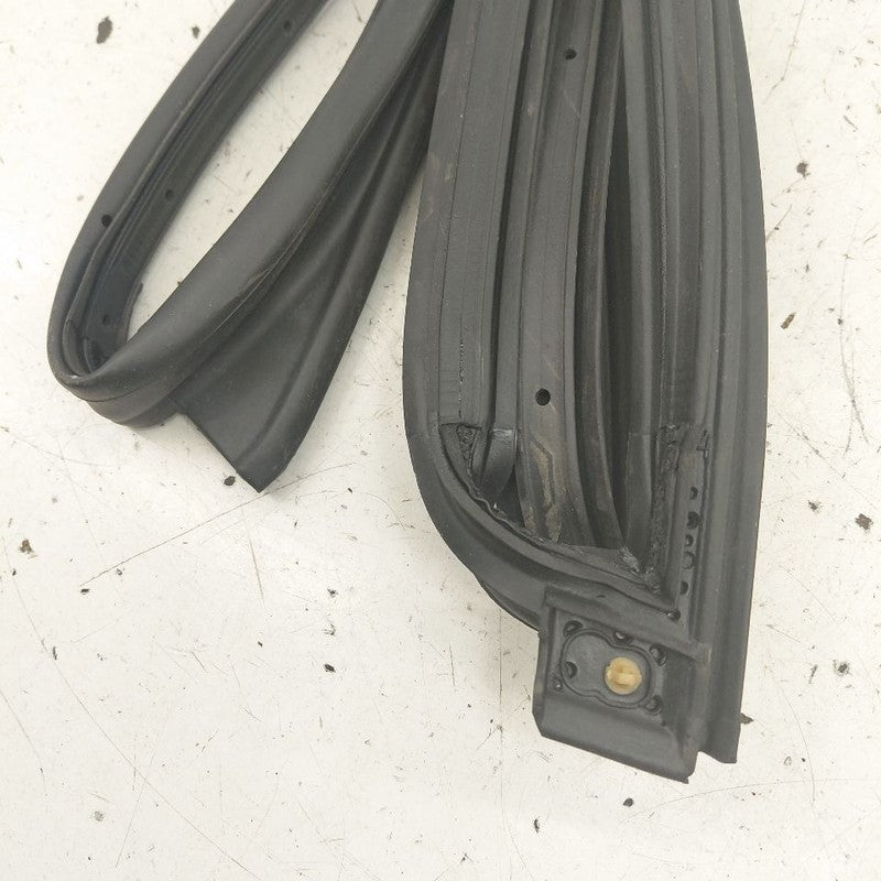 Chevy Trax On Door Seal Rubber Left Driver Front  2025 2024