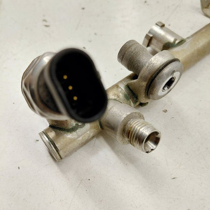 Cadillac XTS Driver Left Fuel Rail Injection Injector Mount Bar 2016 2
