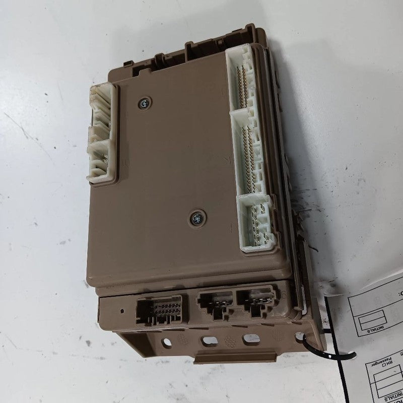 Subaru Outback Legacy Cabin Fuse Box Interior Inner Under Dash  2018 2017 2016