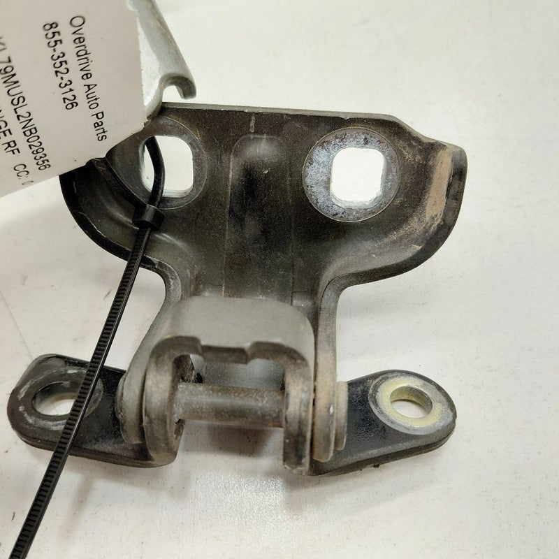 Chevy Trailblazer Door Hinge Set Right Front Passenger  2023 2022 2021
