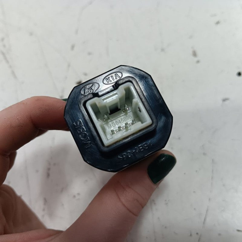 Kia Optima USB Charger Plug In Hub Port  2020 2019 2018 2017