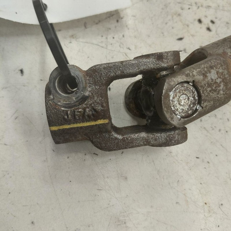 Hyundai Santa Fe Lower Steering Column Shaft Knuckle U Joint  2019 202