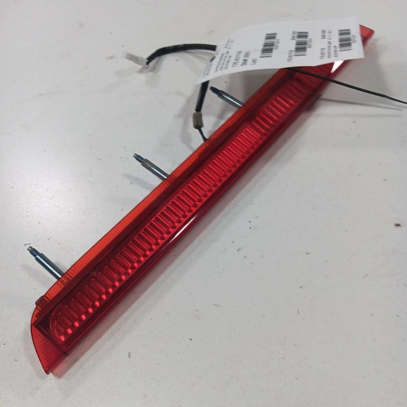 Kia Sorento High Mount Tail Lamp Third 3rd Brake Light  2018 2017 2016
