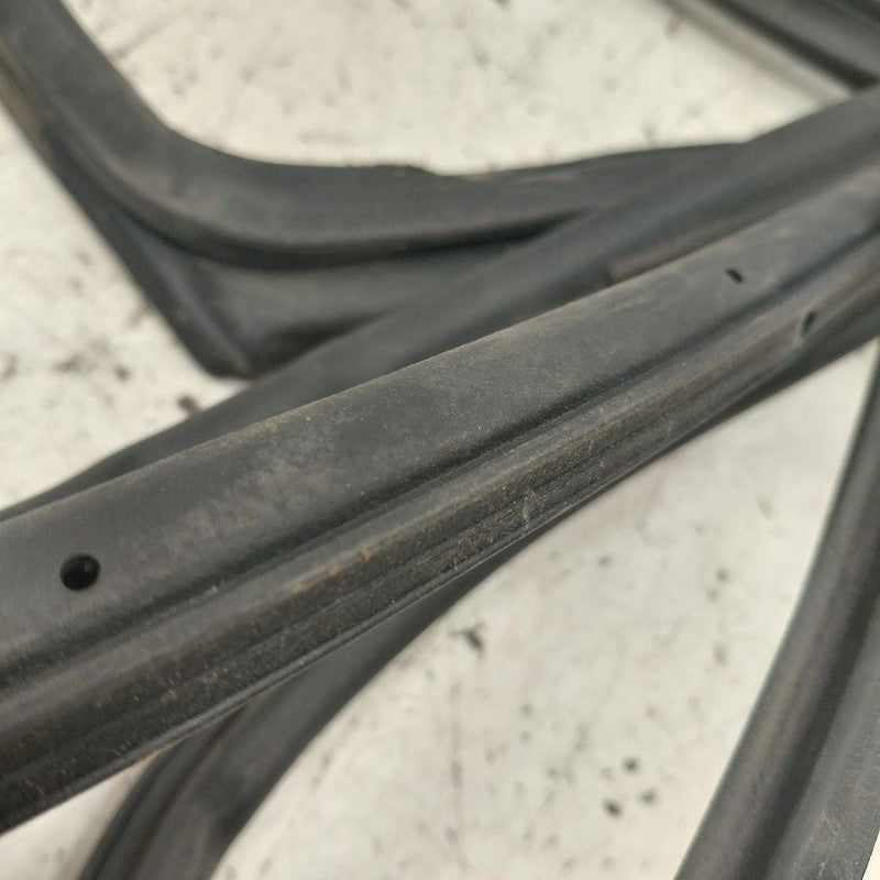 Honda CR-V On Door Seal Rubber Left Driver Rear Back  2019 2018 2017