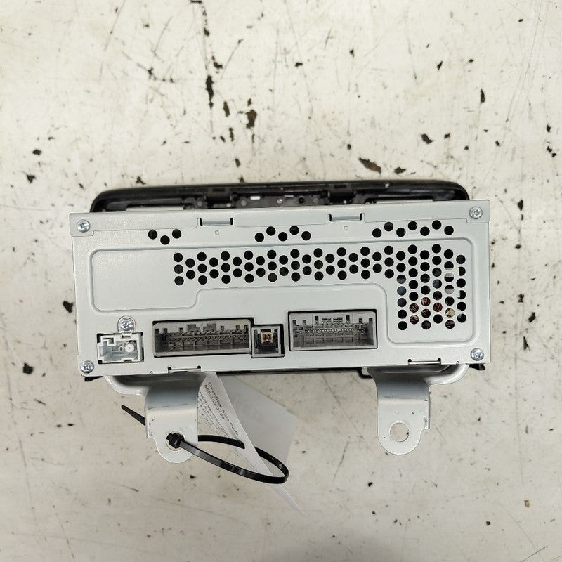 Audio Equipment Radio Receiver and Display US Market LX 18-21 Honda CR