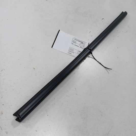 Grand Cherokee Right Front Weather Strip Interior  2017 2018 2019 2020