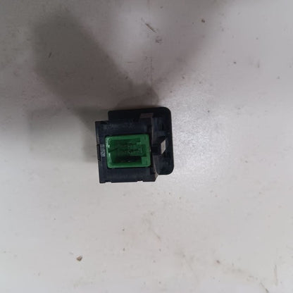 Nissan LEAF USB Plug In Hub Port  2013 2014 2015 2016 2017