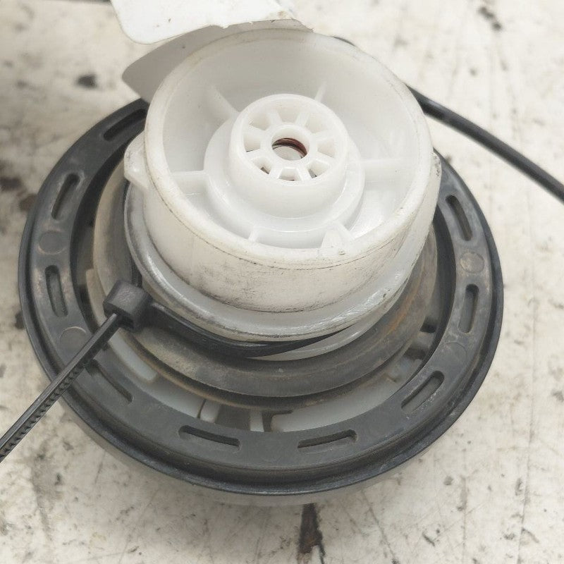 Hyundai Santa Fe Gas Tank Fuel Cap  2019 2020