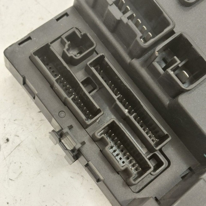 Mitsubishi Outlander   Cabin Fuse Box Interior Inner Under Dash  2018 