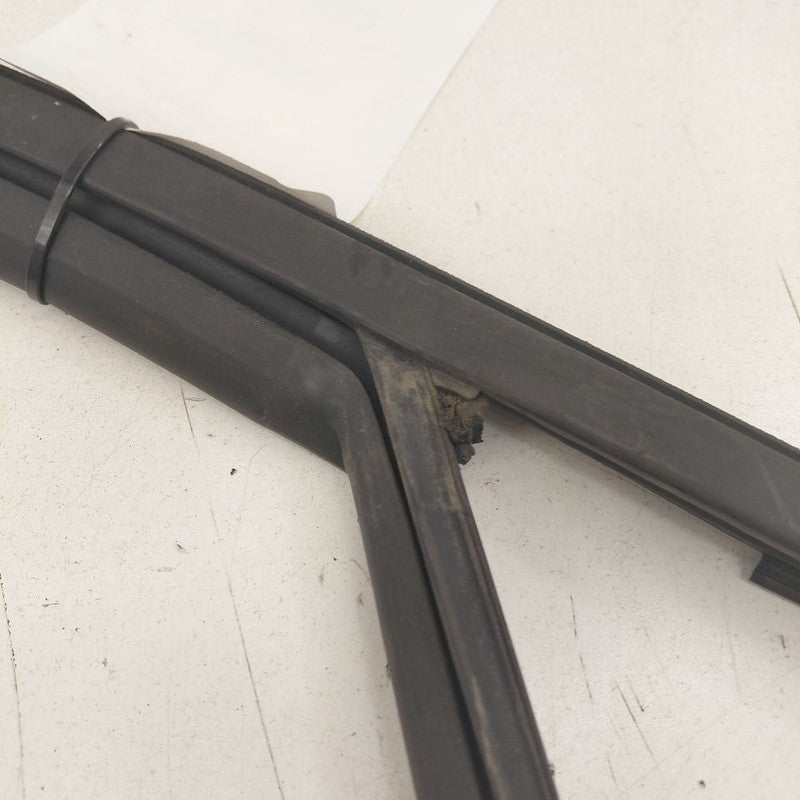2018 Fiat 500 X Model Door Glass Window Seal Rubber Right Passenger Fr