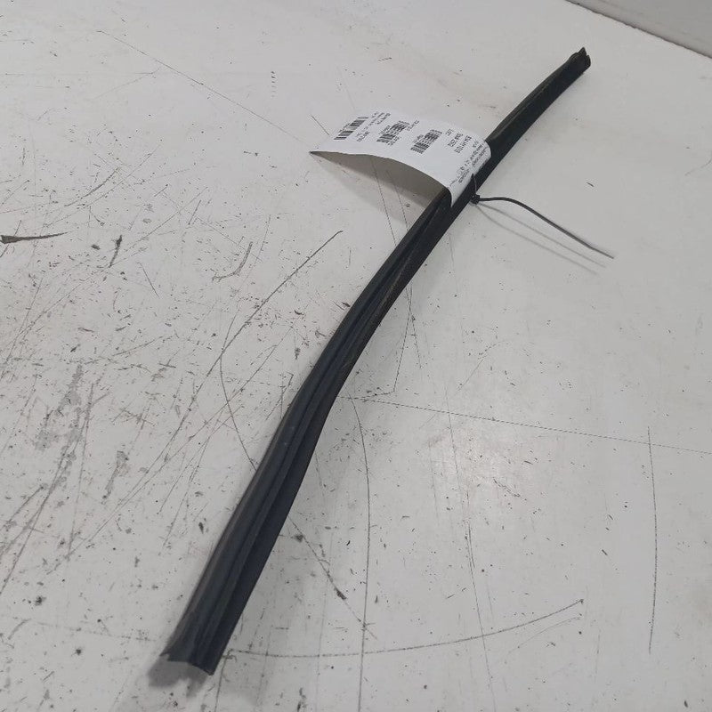 Hyundai Elantra Right Front Weather Strip Interior  2017 2018 2019 2020