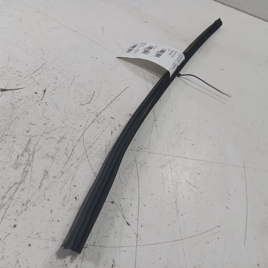 Hyundai Elantra Right Front Weather Strip Interior  2017 2018 2019 2020