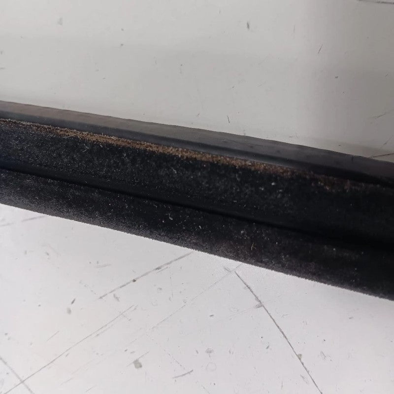 Ford Taurus Right Rear Weather Strip Interior  2019 2018 2017 2016 201