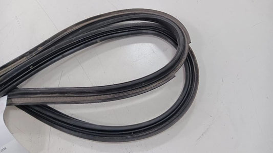 Buick Encore Trunk Lid Hatch Door Rear Back Rubber Seal  2013 2014 2015 2016